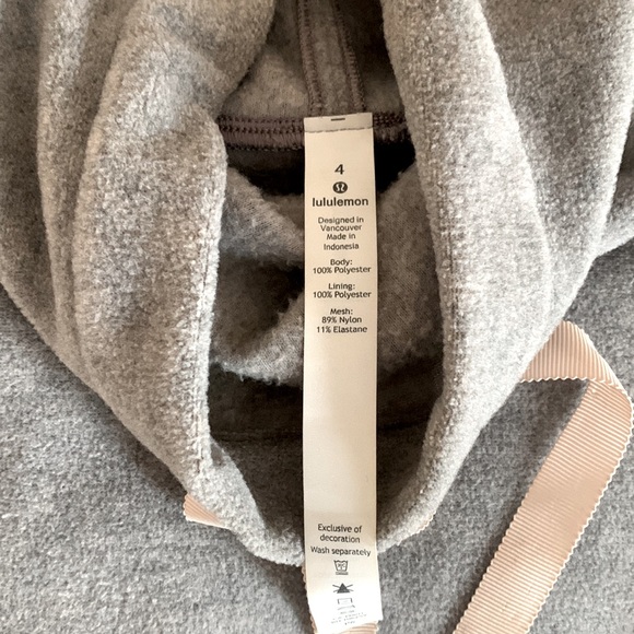 Lululemon Sweater. Size 4. - Picture 2 of 3